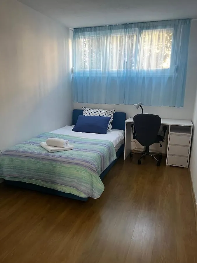 Jase Apartment Split