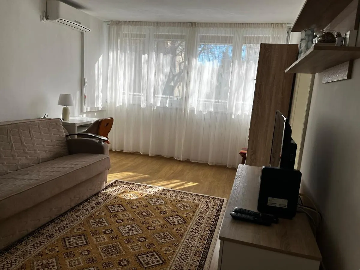 Jase Apartment Split
